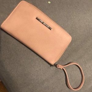 Light pink Steve Madden wristlet